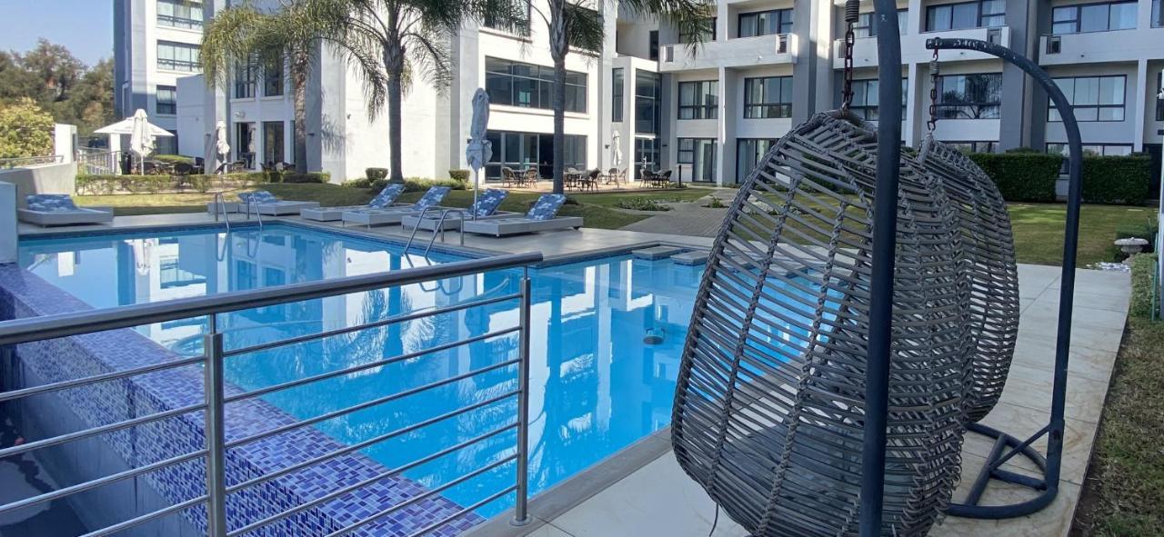 Stay Menlyn Претория Экстерьер фото