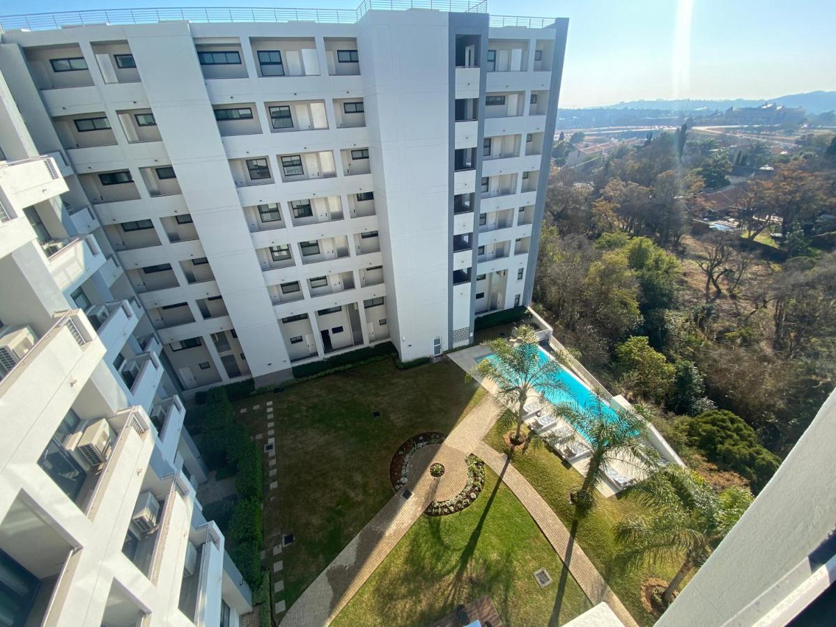 Stay Menlyn Претория Экстерьер фото