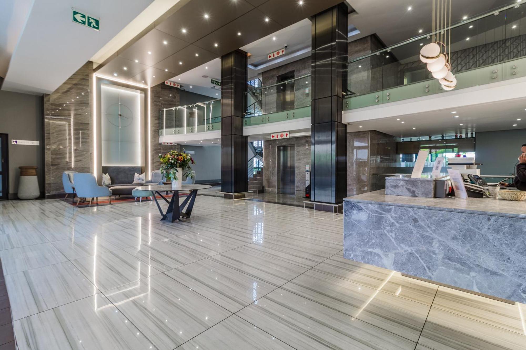 Stay Menlyn Претория Экстерьер фото