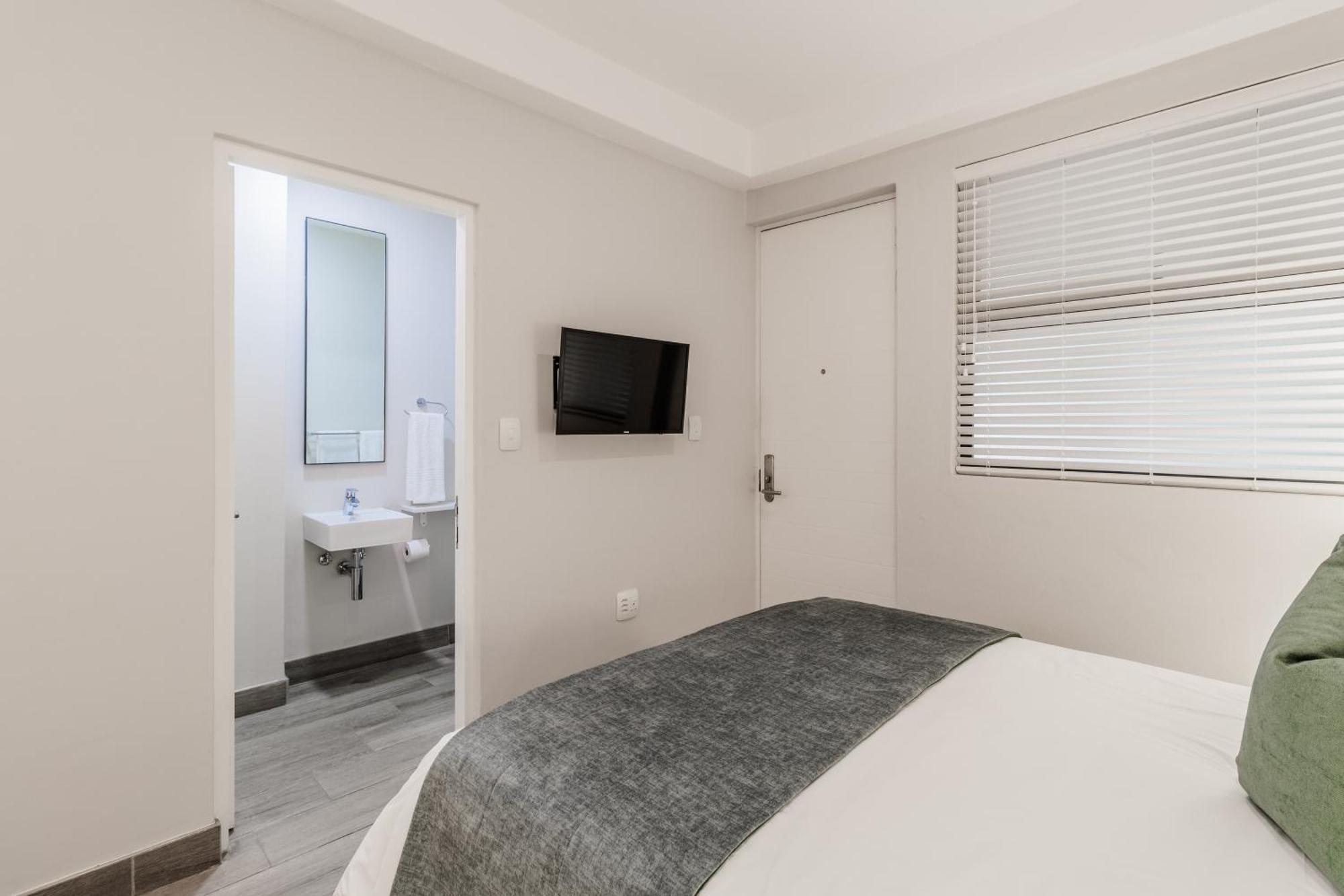 Stay Menlyn Претория Экстерьер фото